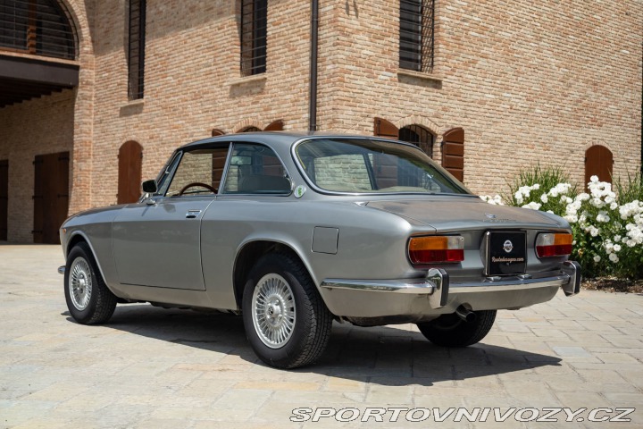 Alfa Romeo GT 2000 VELOCE 1974