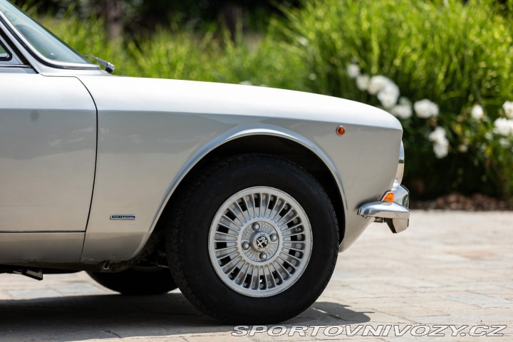 Alfa Romeo GT 2000 VELOCE 1974