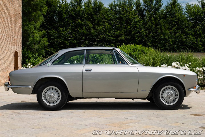 Alfa Romeo GT 2000 VELOCE 1974