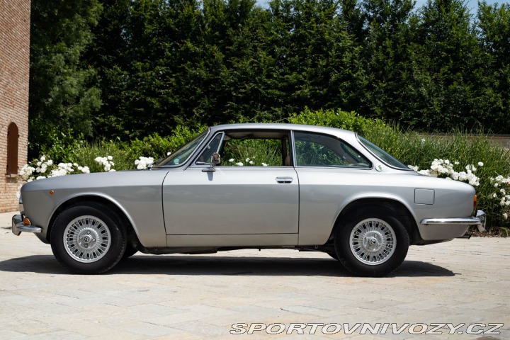 Alfa Romeo GT 2000 VELOCE 1974