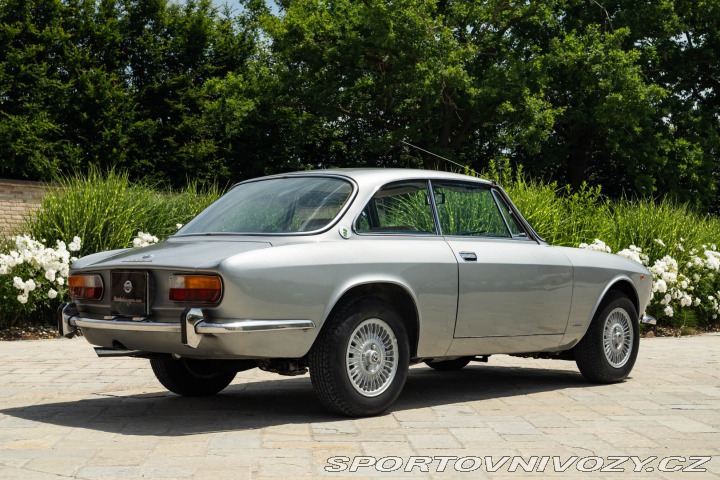 Alfa Romeo GT 2000 VELOCE 1974