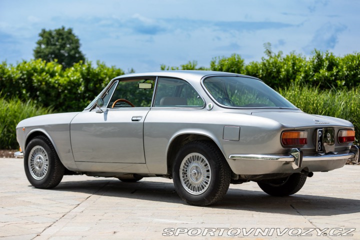 Alfa Romeo GT 2000 VELOCE 1974