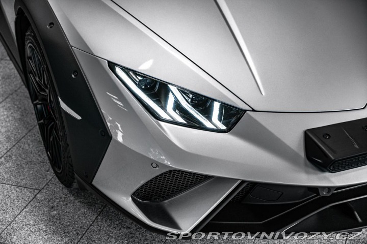 Lamborghini Huracán Sterrato SENSONUM/LED/SES 2023