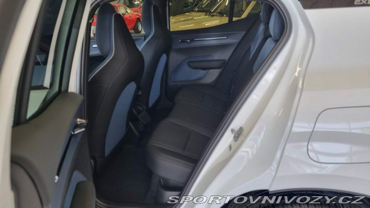Volvo Ostatní modely EX30 Single Motor Ultra 272 HP 2024