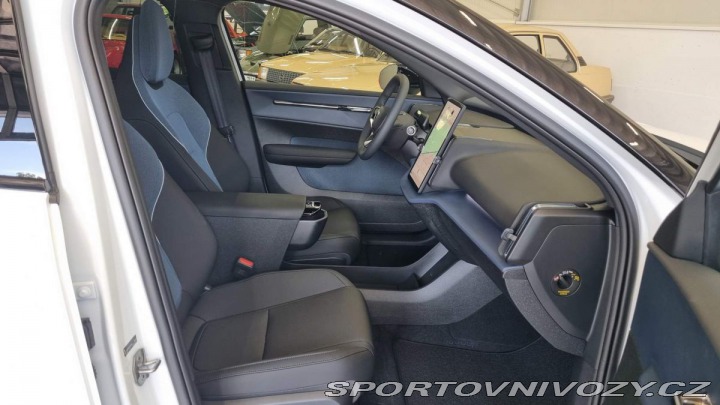 Volvo Ostatní modely EX30 Single Motor Ultra 272 HP 2024