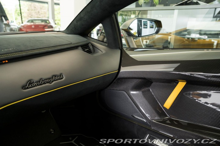 Lamborghini Aventador 2017