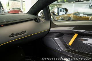 Lamborghini Aventador  2017