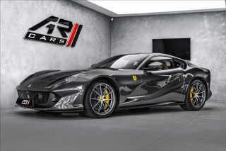 Ferrari 812 Superfast, lift, passenge