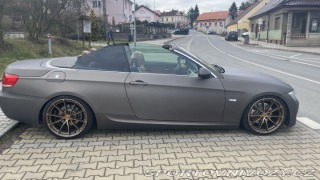BMW 3  2009