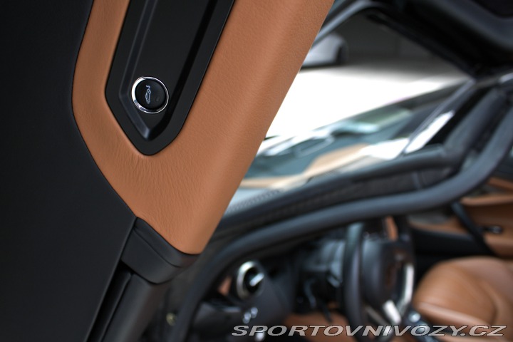 McLaren 720S Launch Edition 2017