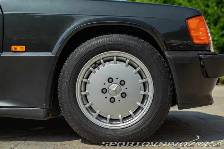 Mercedes-Benz E 190 E 2.5 - 16 1989