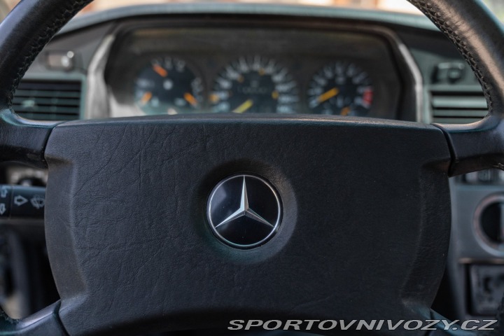 Mercedes-Benz E 190 E 2.5 - 16 1989