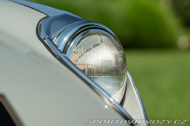 Jaguar E-Type V12 SPIDER 1974