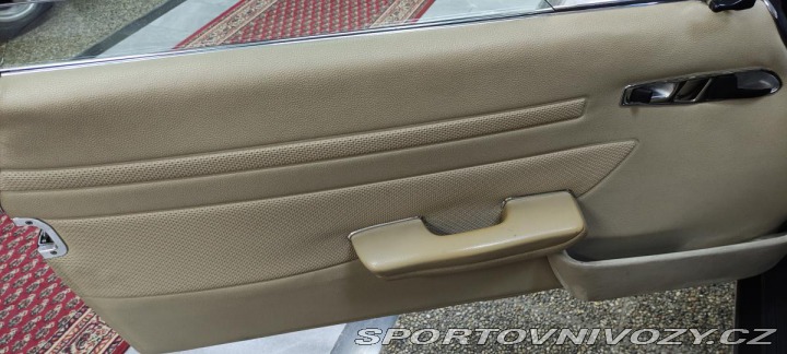 Mercedes-Benz SL R107 560 1986