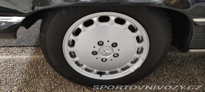 Mercedes-Benz SL R107 560 1986