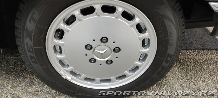 Mercedes-Benz SL R107 560 1986