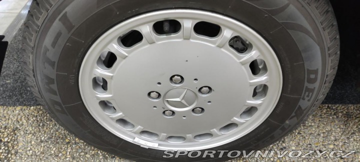 Mercedes-Benz SL R107 560 1986