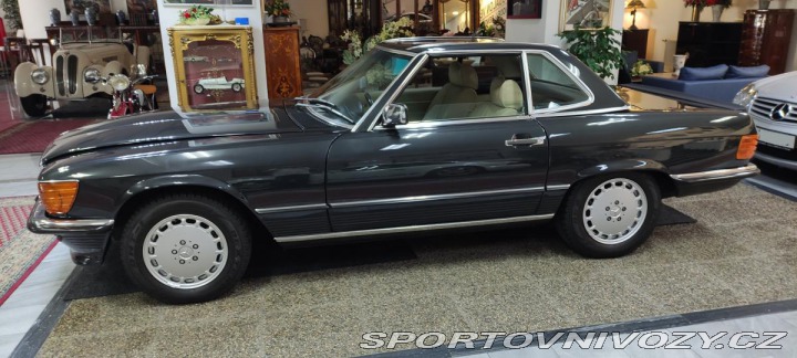 Mercedes-Benz SL R107 560 1986