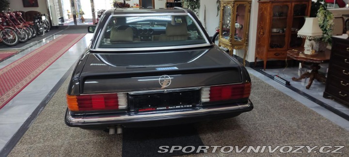 Mercedes-Benz SL R107 560 1986