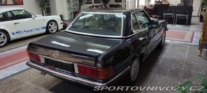 Mercedes-Benz SL R107 560 1986