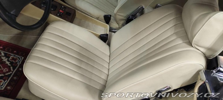 Mercedes-Benz SL R107 560 1986