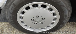 Mercedes-Benz SL R107 560 1986