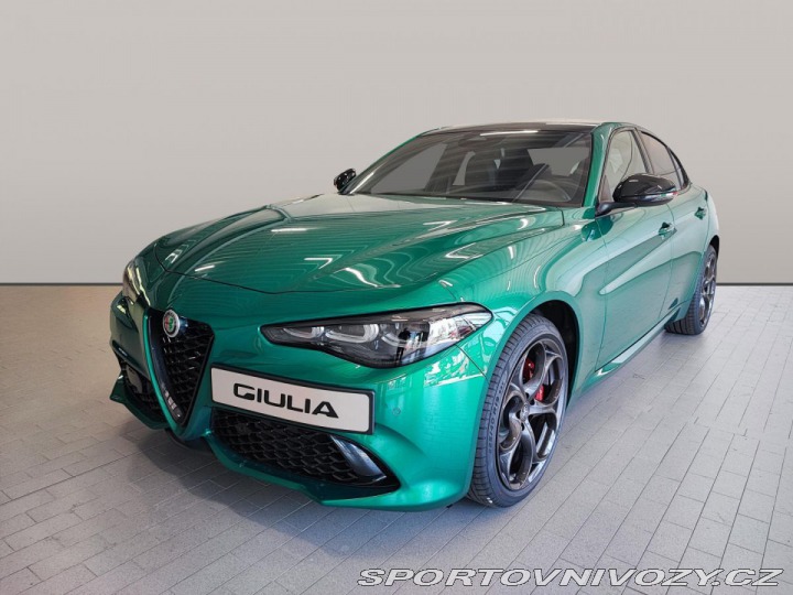 Alfa Romeo Giulia 2,0 Turbo 280k Q4 AT8 TRI 2024