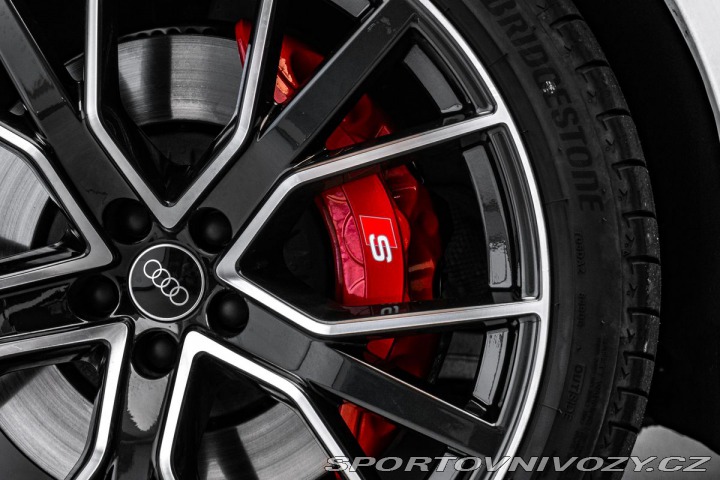 Audi SQ7 TFSI Competition, Nezávis 2023
