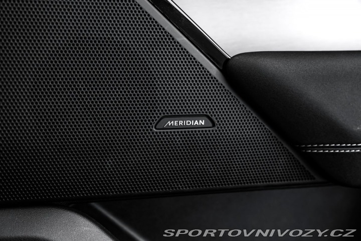 Ostatní značky Ostatní modely Land Rover Range Rover Velar R-Dynamic Auric Edition 3 2022