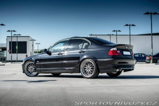 BMW 3 330i