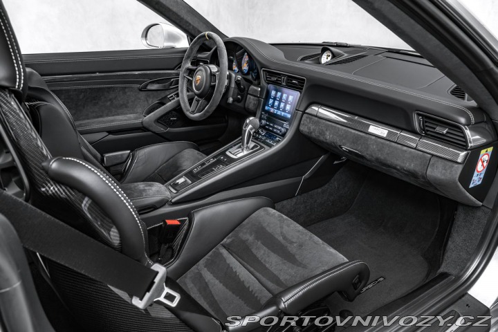 Porsche 911 GT2 RS, Weissach paket, l 2018