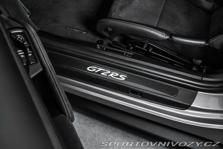 Porsche 911 GT2 RS, Weissach paket, l 2018