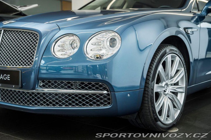 Bentley Flying Spur W12/Naim/2x TV/4místní/Ve 2015