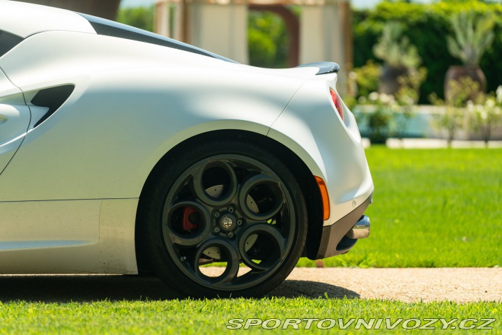 Alfa Romeo 4C LAUNCH EDITION 2014