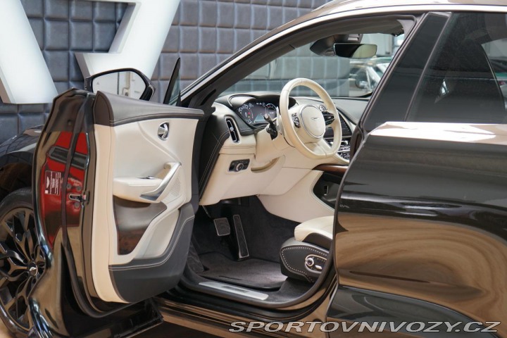 Aston Martin DBX DBX 405kW Pano BlackPack 2020