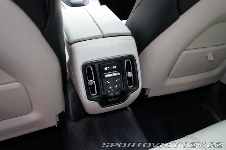 Aston Martin DBX DBX 405kW Pano BlackPack 2020