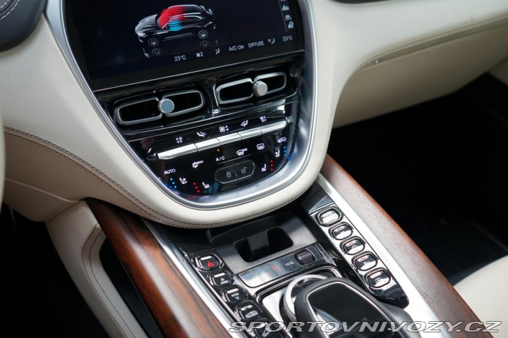 Aston Martin DBX DBX 405kW Pano BlackPack 2020