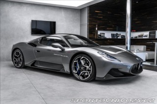 Maserati MC20  2022