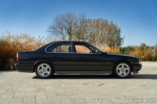 BMW M5  1989