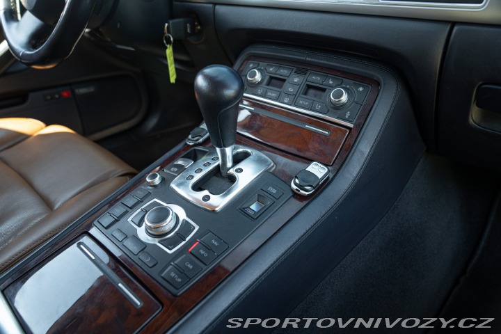 Audi Ostatní modely A8 L W12 2004