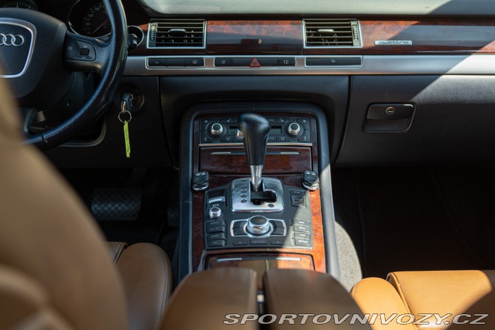 Audi Ostatní modely A8 L W12 2004
