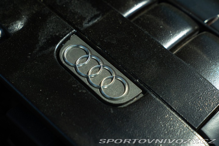 Audi Ostatní modely A8 L W12 2004