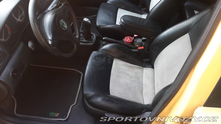 Škoda Octavia RS 1.8 T RS 132kW žlutá, ČR 2003