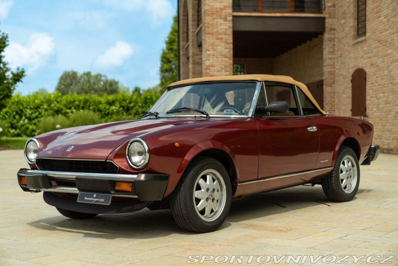 Fiat Ostatní modely 124 Pininfarina Spidereuropa