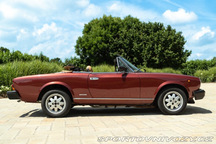 Fiat Ostatní modely 124 Pininfarina Spidereuropa 1985