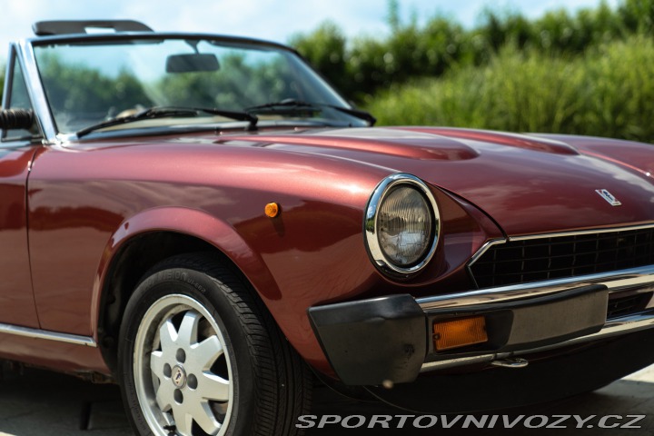 Fiat Ostatní modely 124 Pininfarina Spidereuropa 1985