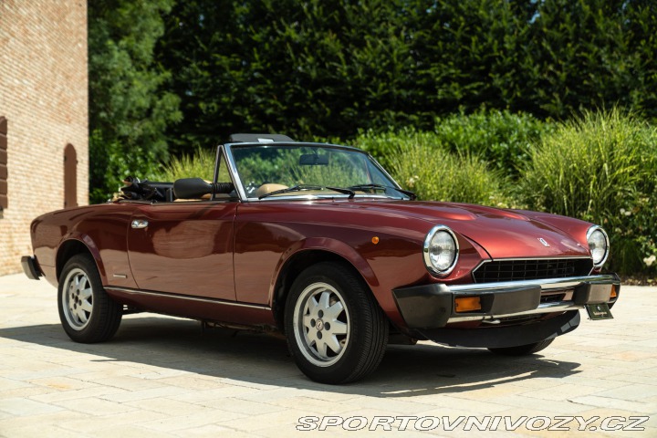Fiat Ostatní modely 124 Pininfarina Spidereuropa 1985