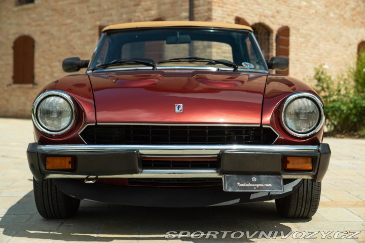 Fiat Ostatní modely 124 Pininfarina Spidereuropa 1985