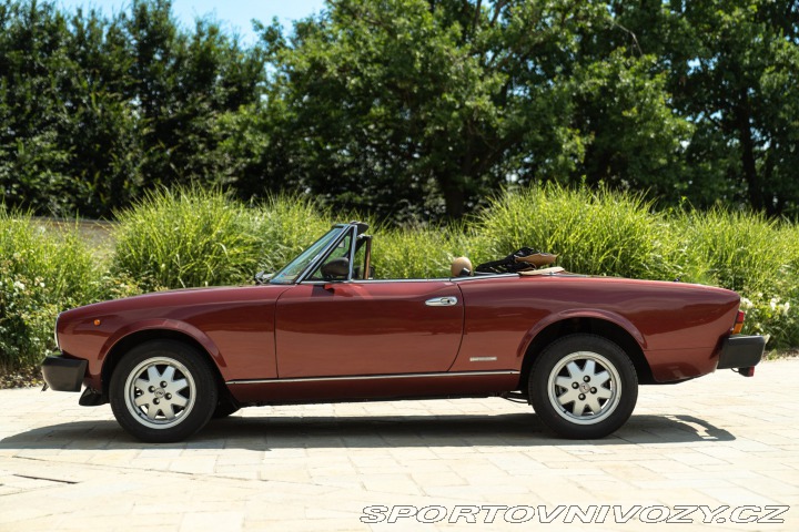 Fiat Ostatní modely 124 Pininfarina Spidereuropa 1985
