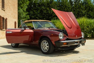Fiat Ostatní modely 124 Pininfarina Spidereuropa 1985